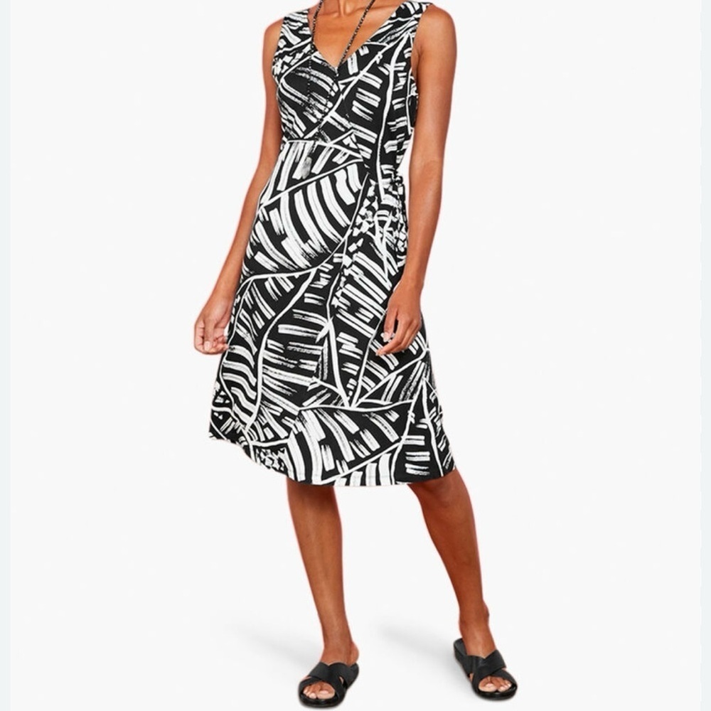 Nic + Zoe Wrap Dress Women’s M Black White Printed V Neck Lined Resort Palm Leaf